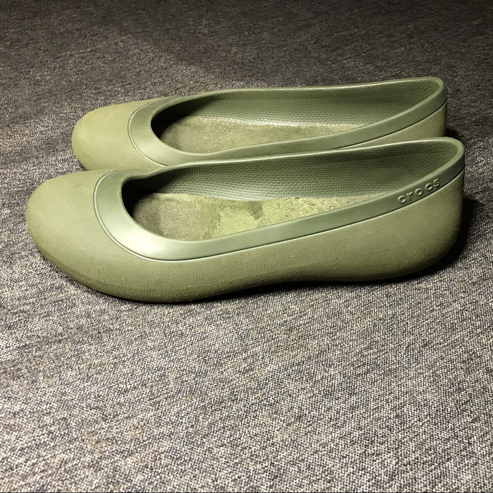 CROCS Green Mammoth-Lined Ballet Flat. EUC